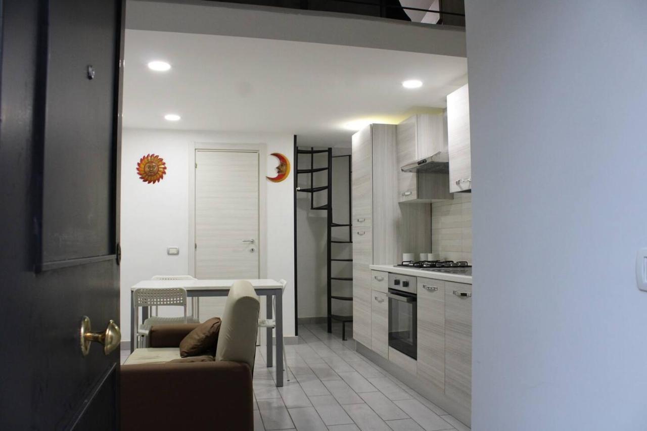 Pellegrino House - Stazione E Aeroporto Apartment Naples